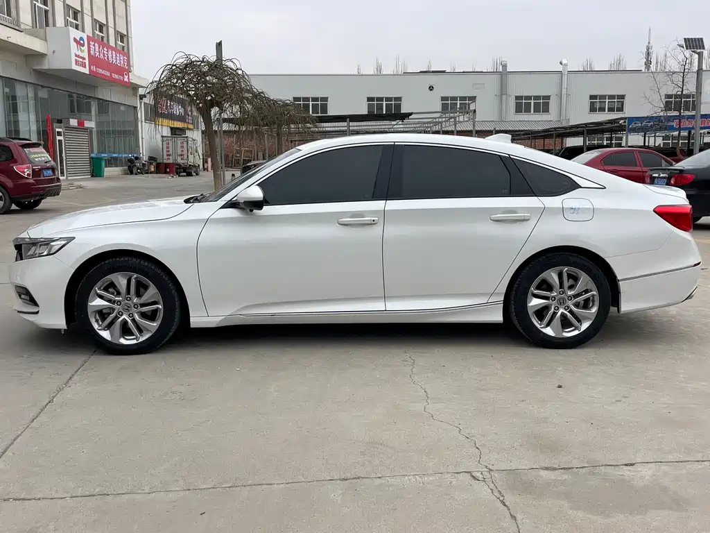 Honda Accord — фото 14