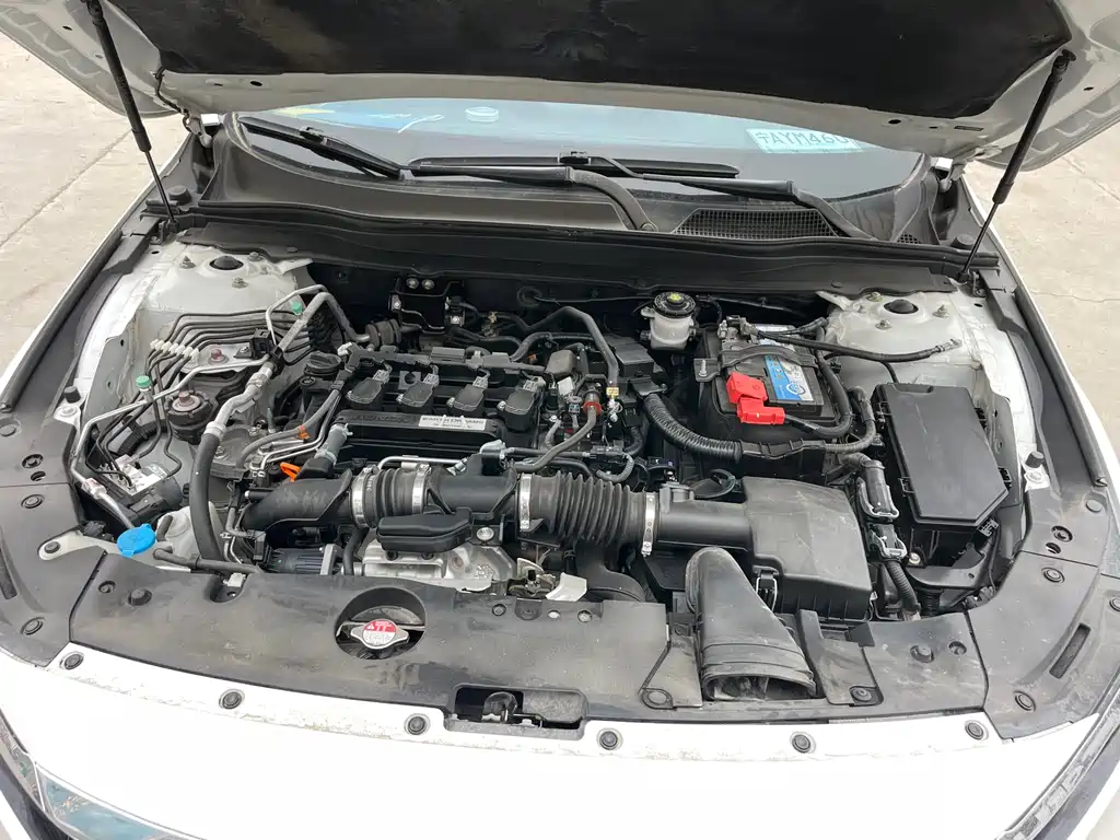 Honda Accord — фото 10