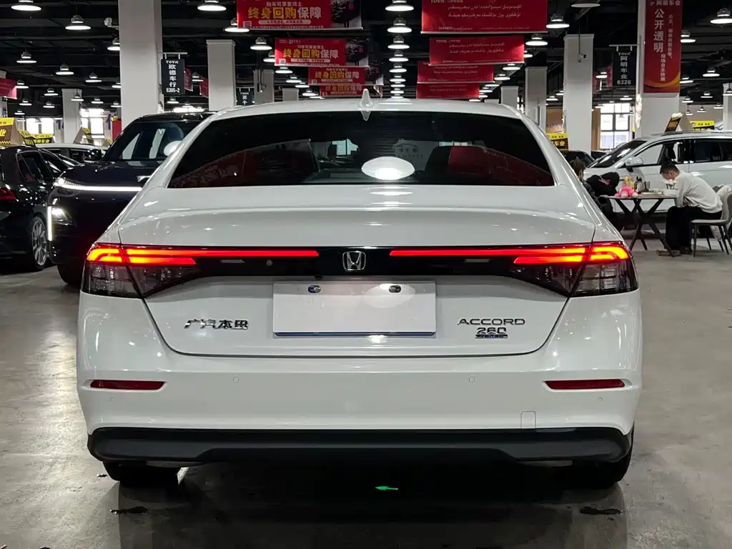 Honda Accord — фото 4