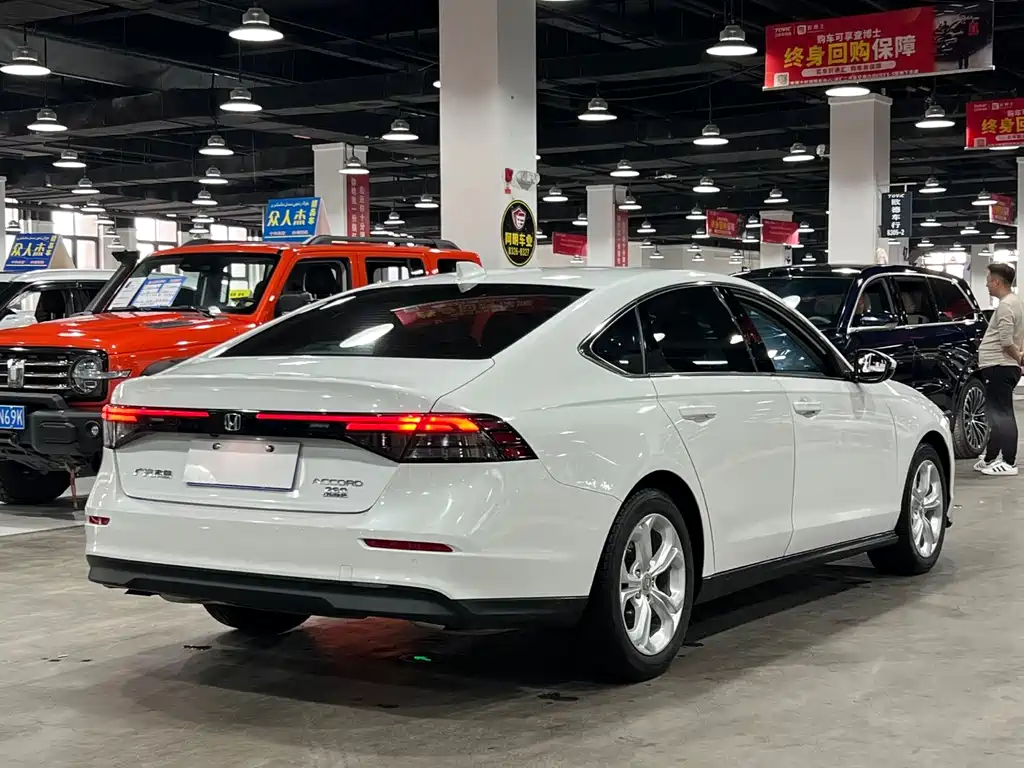 Honda Accord — фото 5