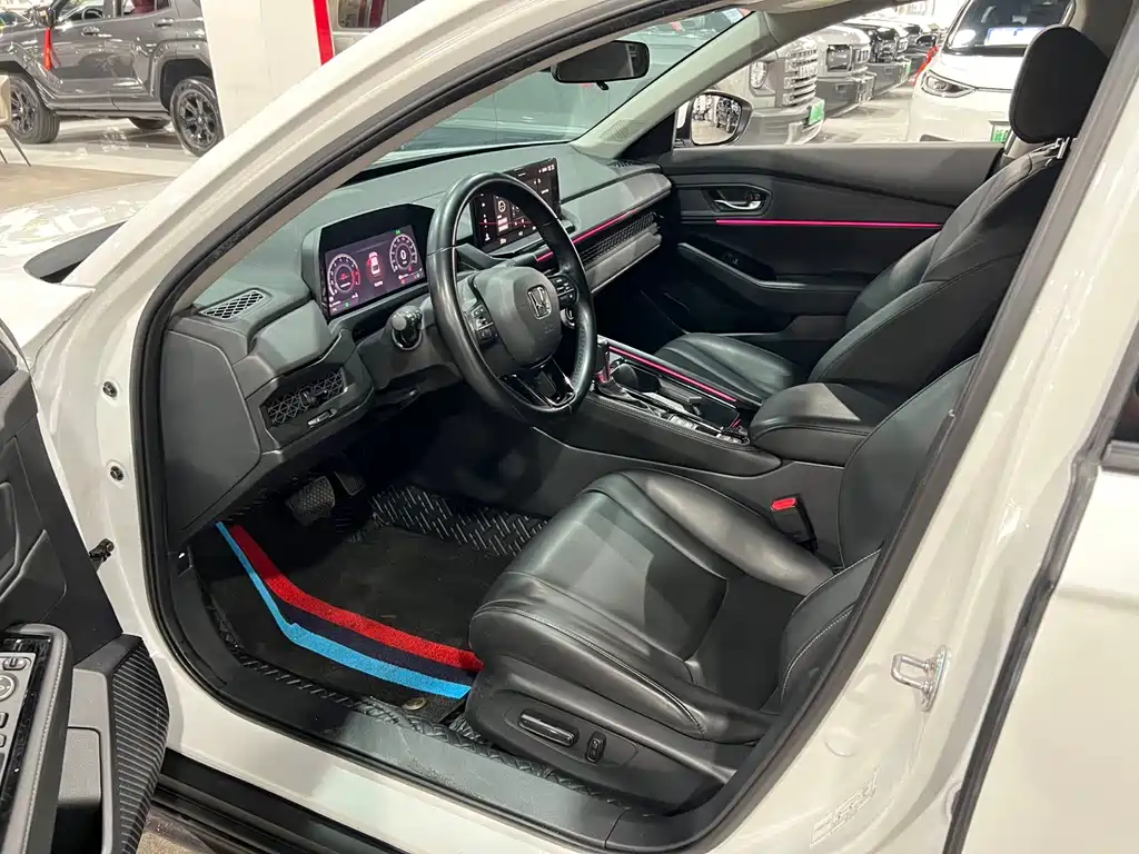 Honda Accord — фото 7