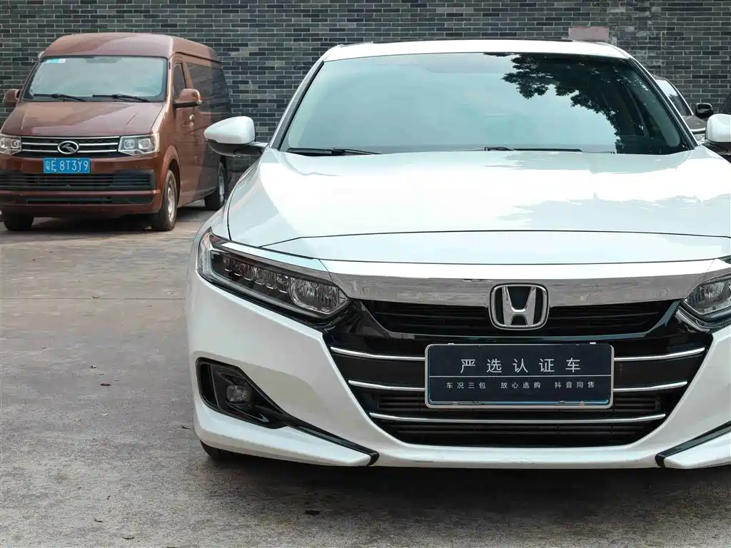 Honda Accord — фото 21