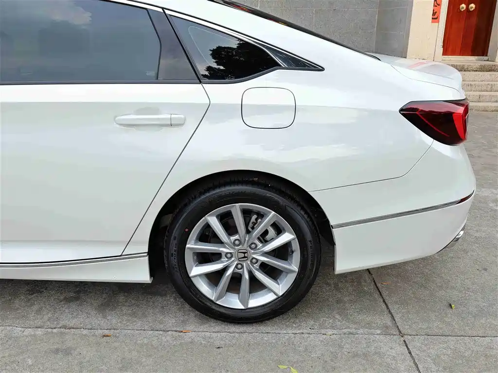 Honda Accord — фото 28