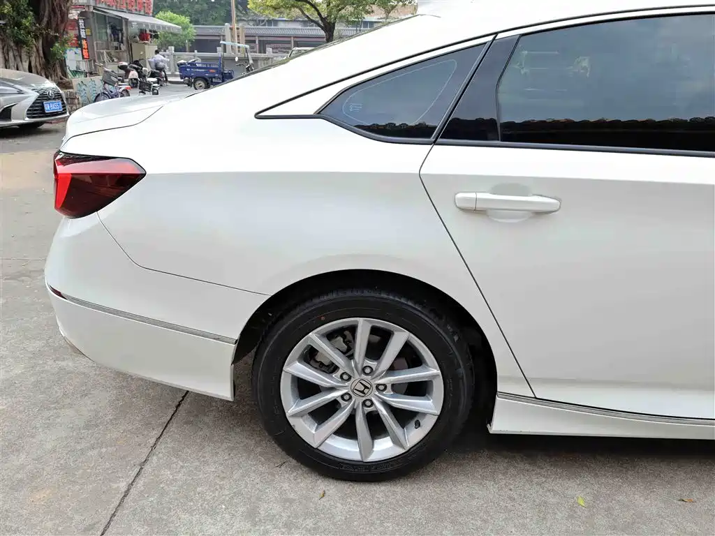 Honda Accord — фото 29