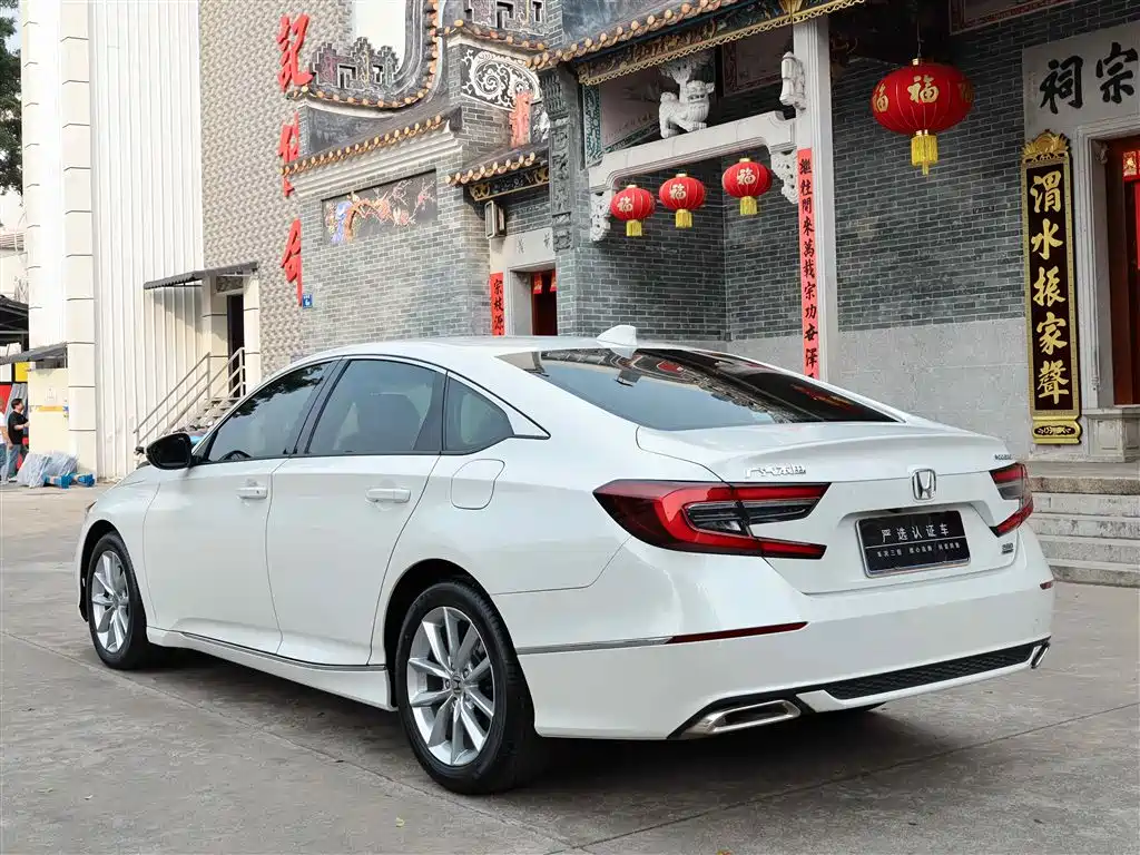 Honda Accord — фото 9