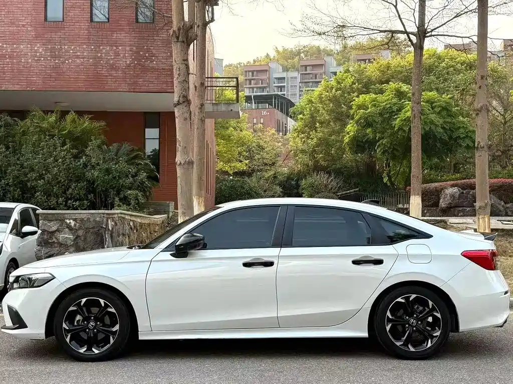 Honda Civic — фото 7