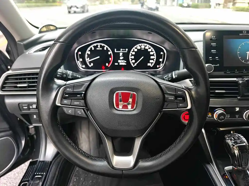 Honda Accord — фото 4