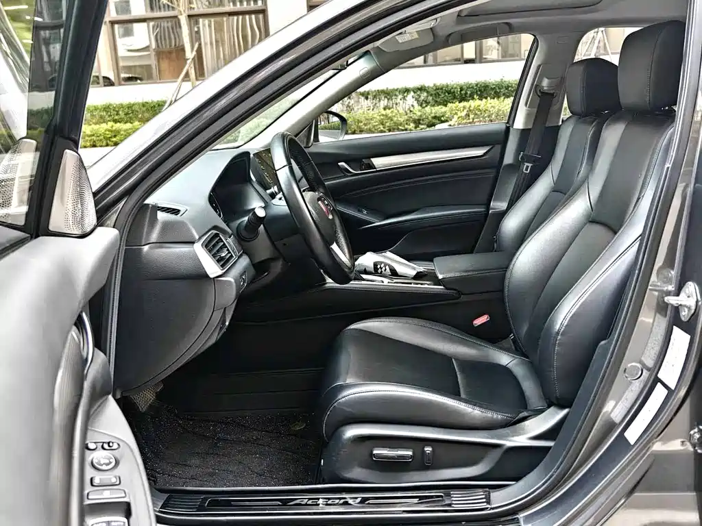 Honda Accord — фото 6