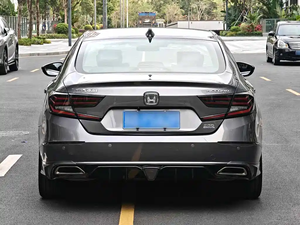 Honda Accord — фото 9