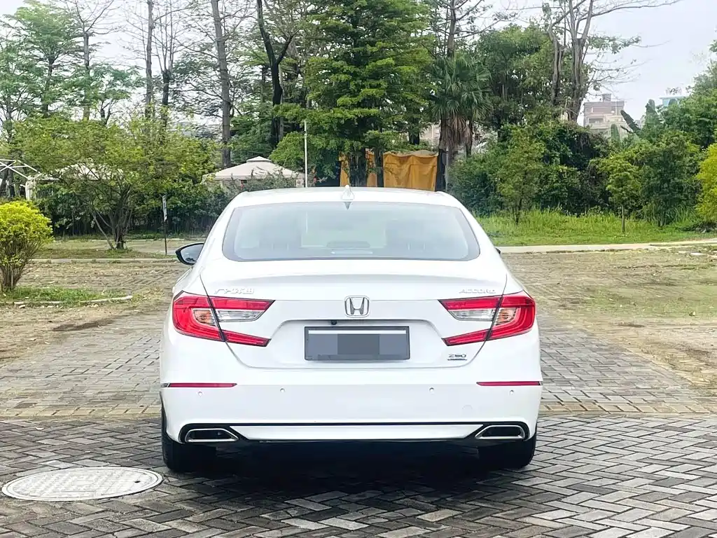 Honda Accord — фото 8