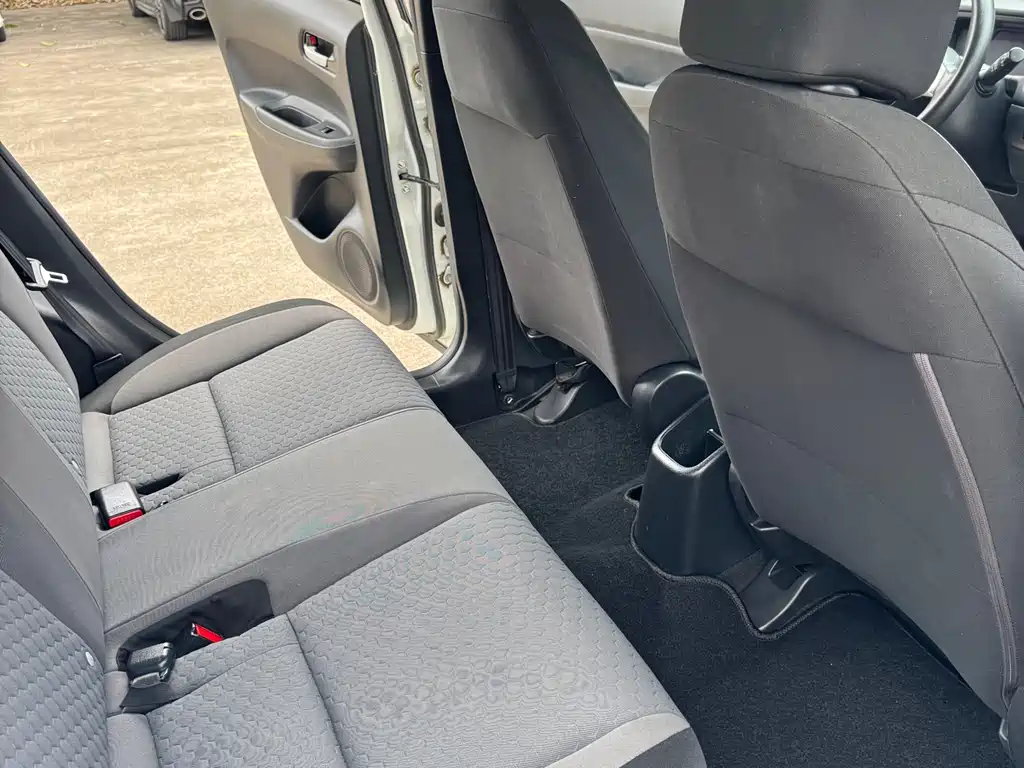 Honda Fit — фото 10