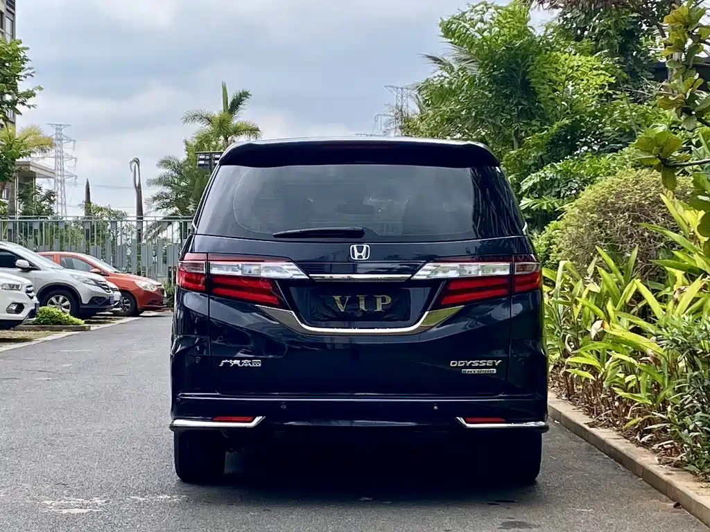 Honda Odyssey — фото 8