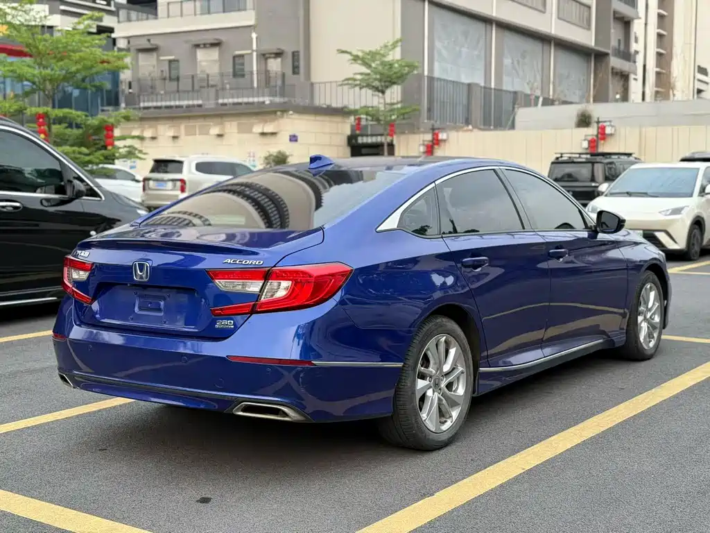 Honda Accord — фото 7