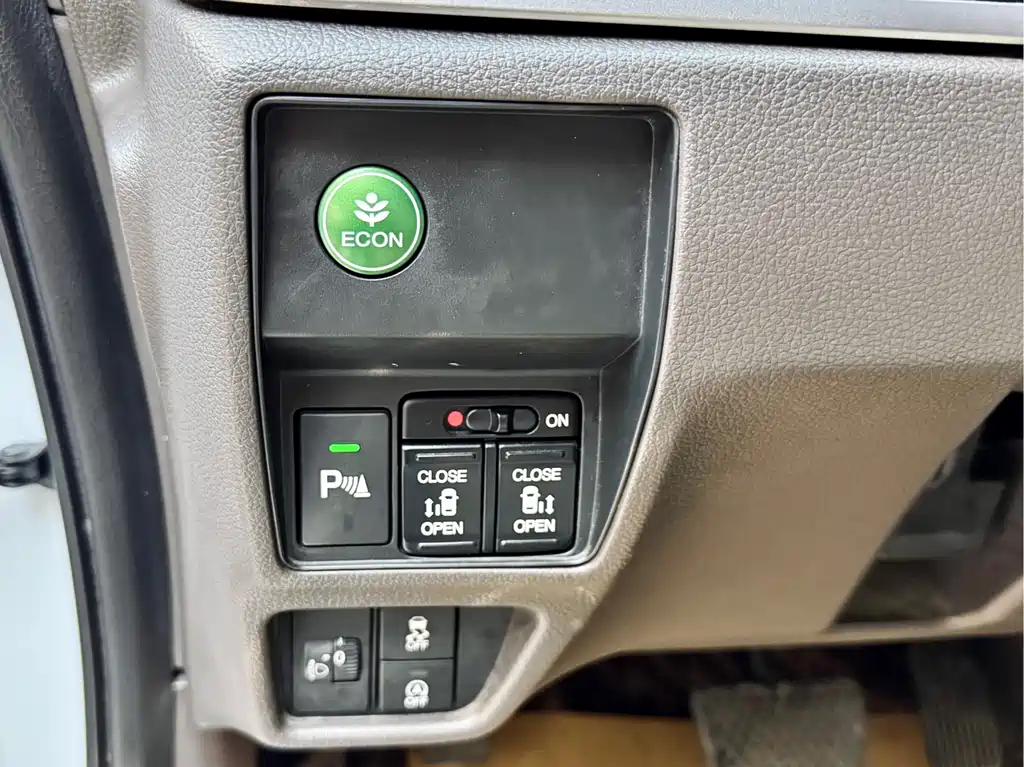 Honda Odyssey — фото 13