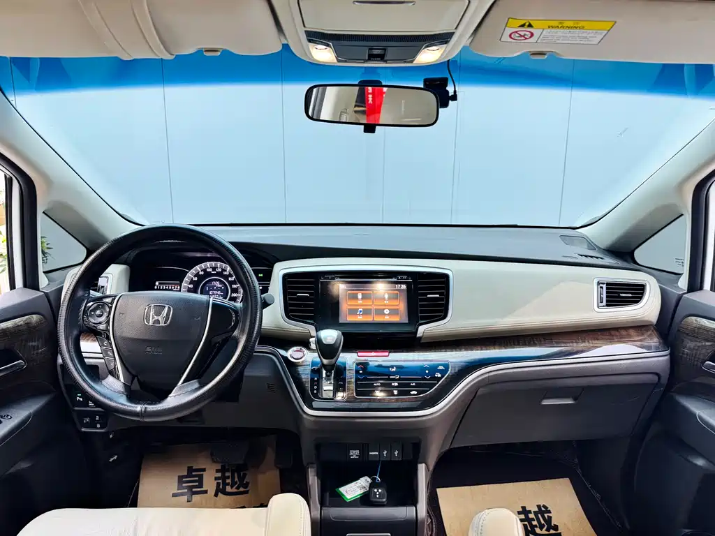 Honda Odyssey — фото 18