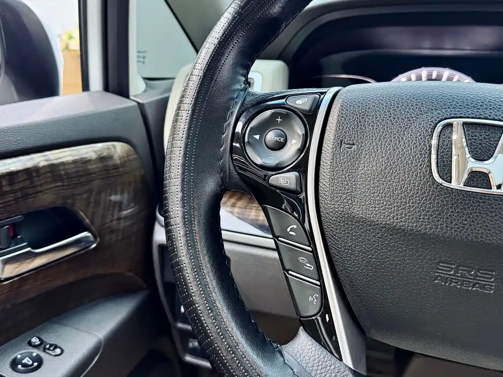 Honda Odyssey — фото 19