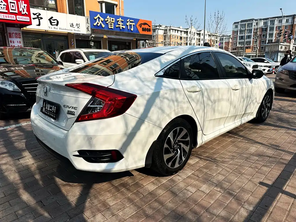 Honda Civic — фото 3