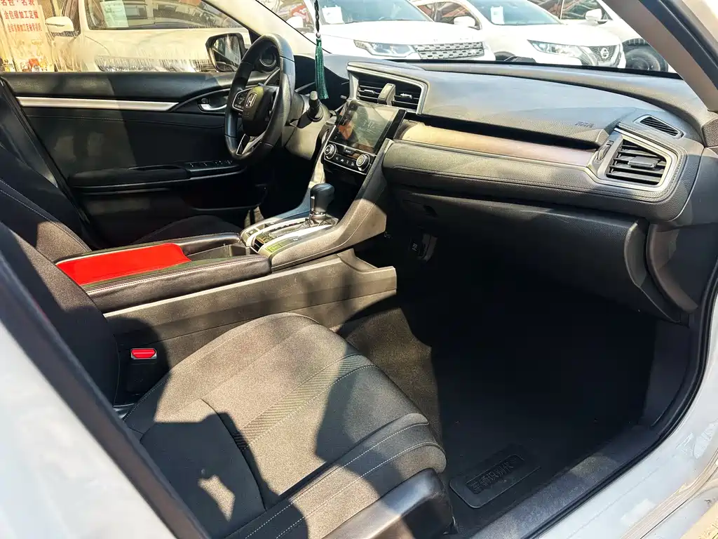 Honda Civic — фото 7