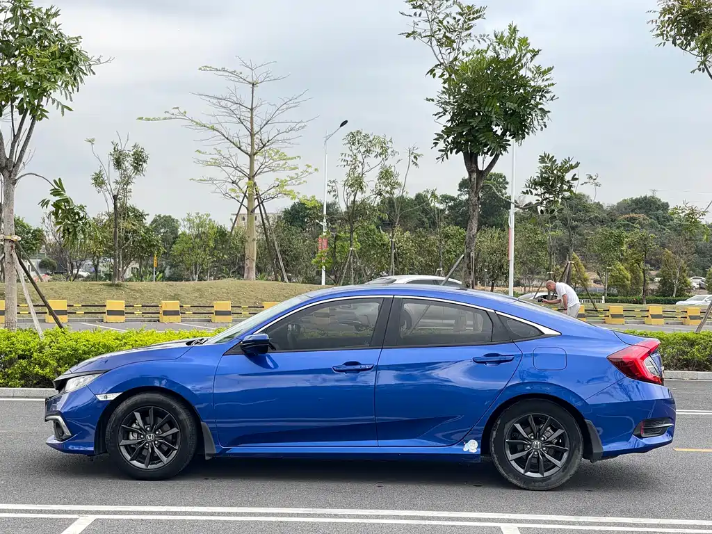 Honda Civic — фото 11