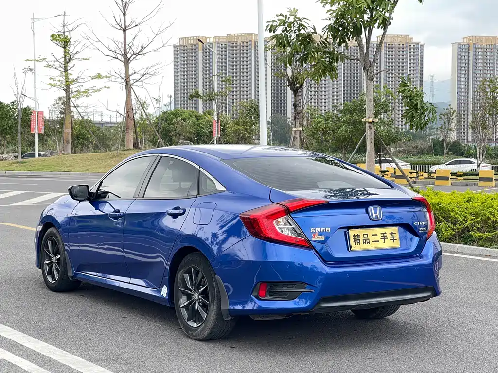 Honda Civic — фото 8