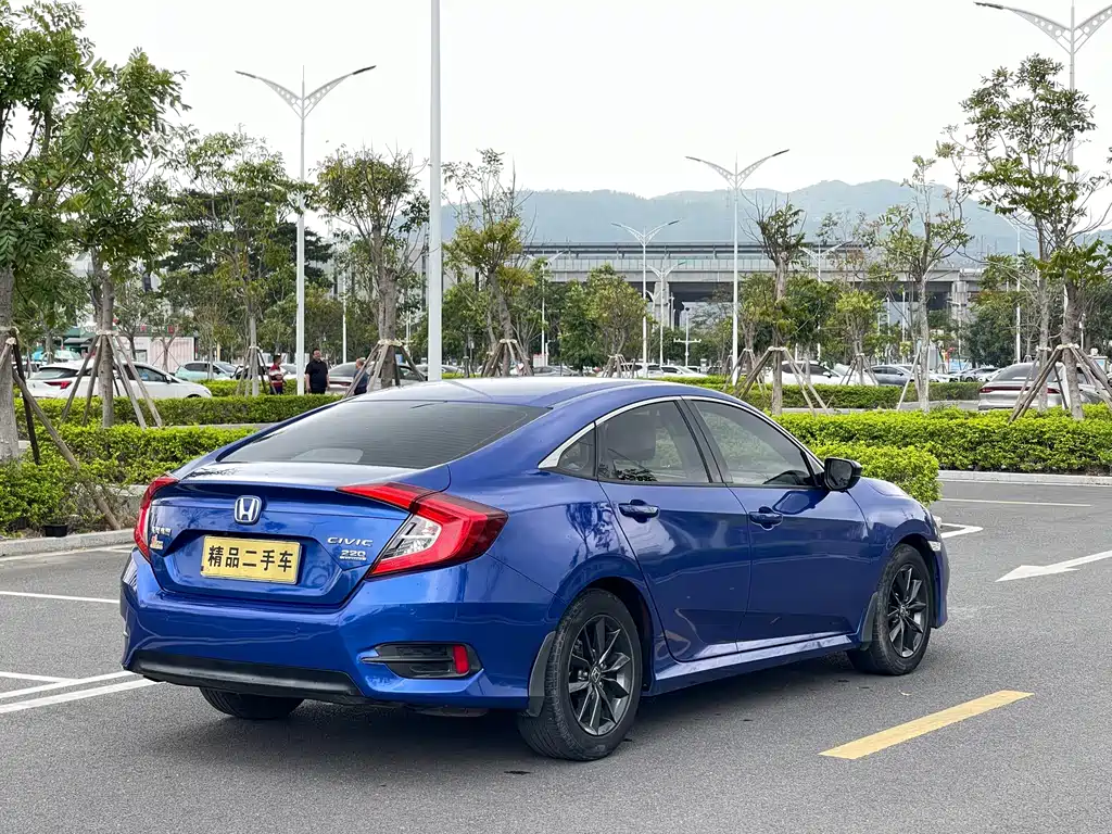 Honda Civic — фото 10