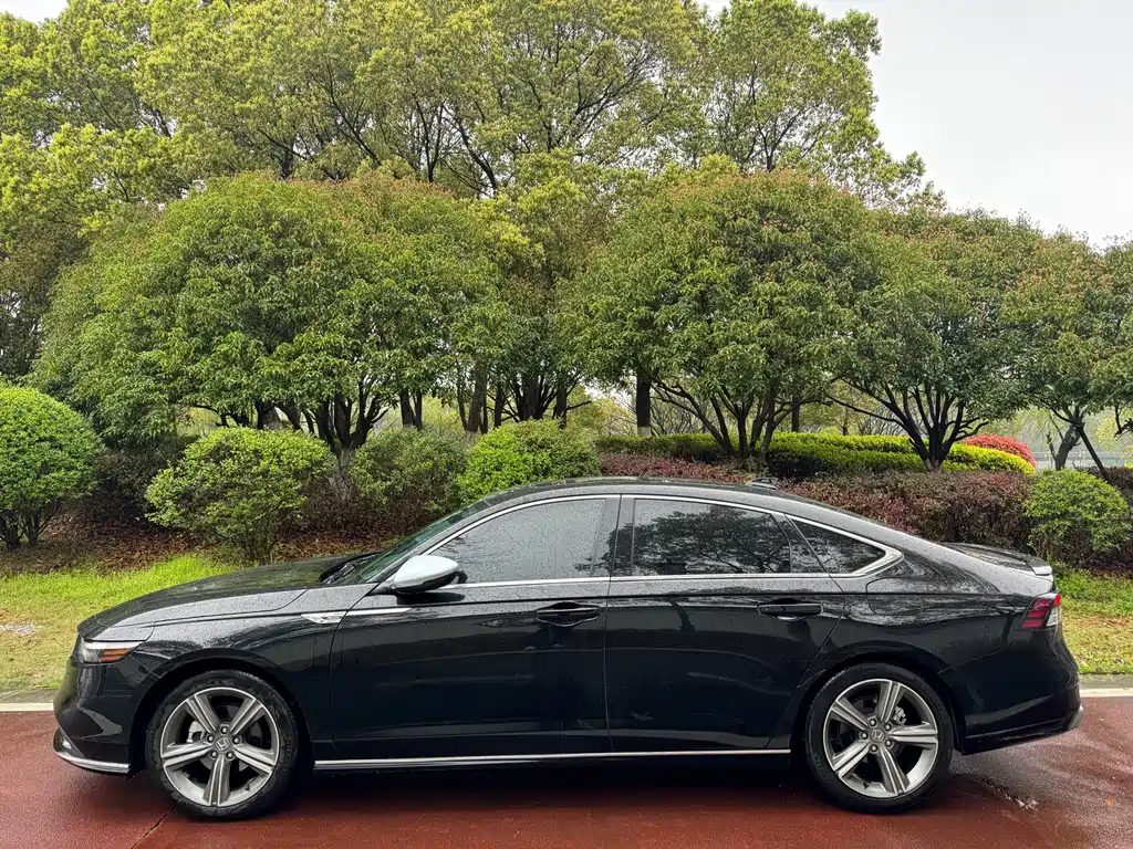Honda Accord — фото 3