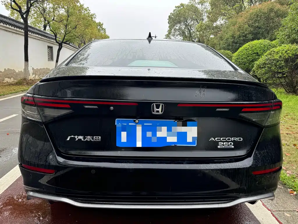 Honda Accord — фото 5