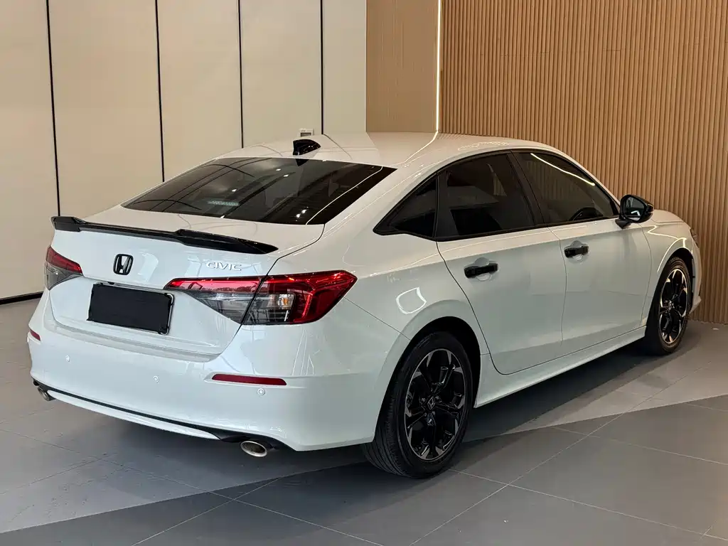 Honda Civic — фото 18