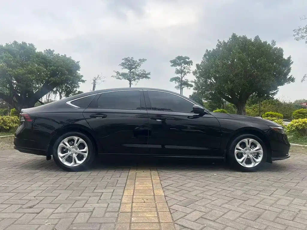 Honda Accord — фото 14
