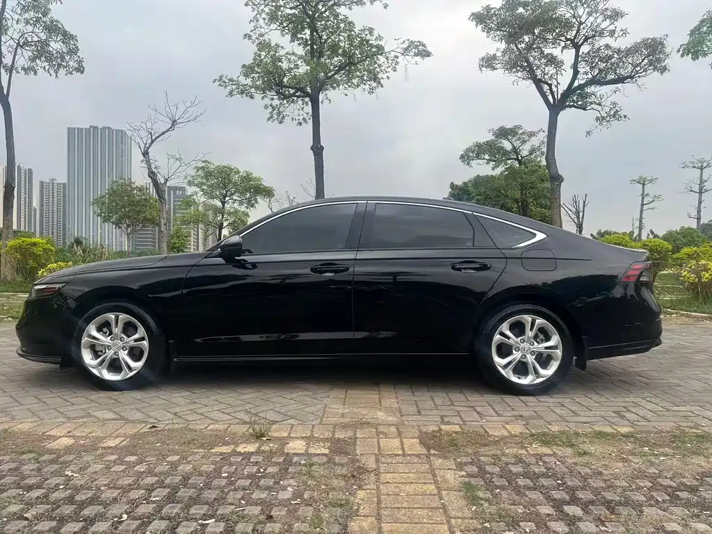 Honda Accord — фото 15