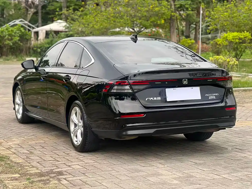 Honda Accord — фото 18
