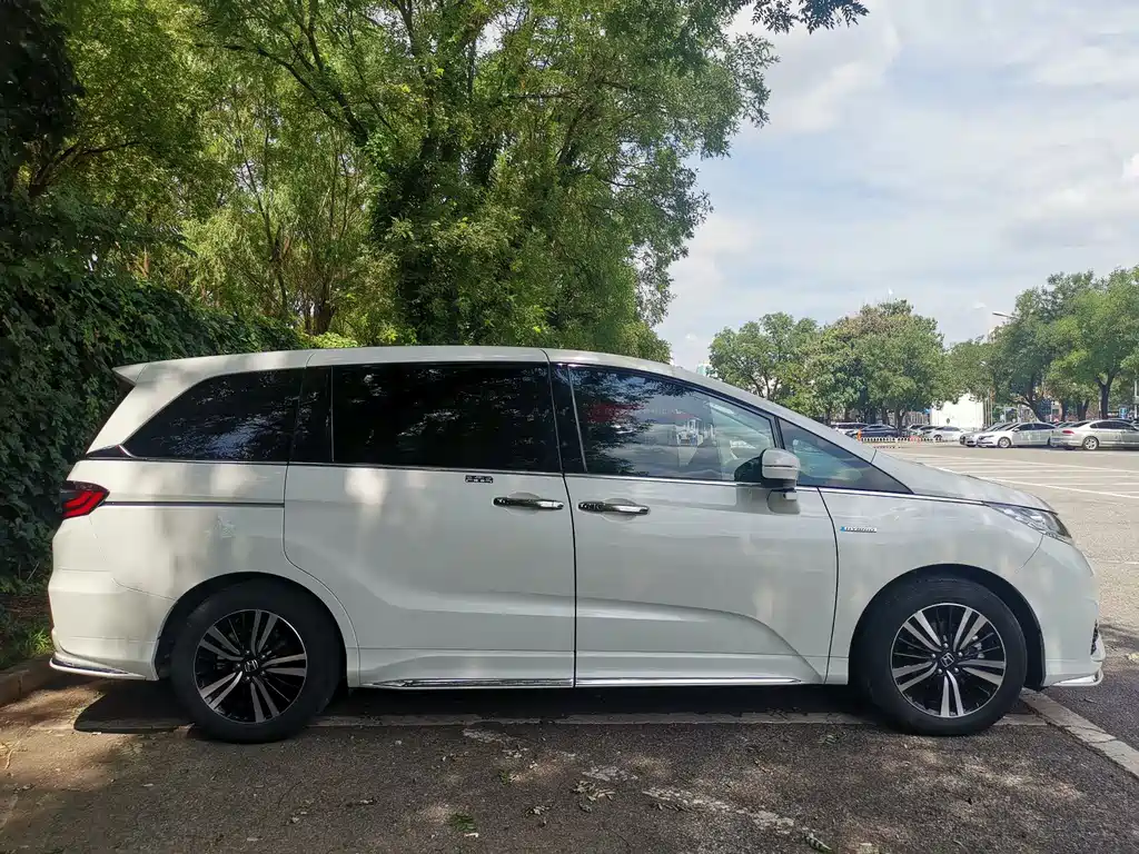 Honda Odyssey — фото 18