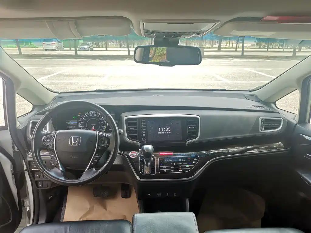 Honda Odyssey — фото 10