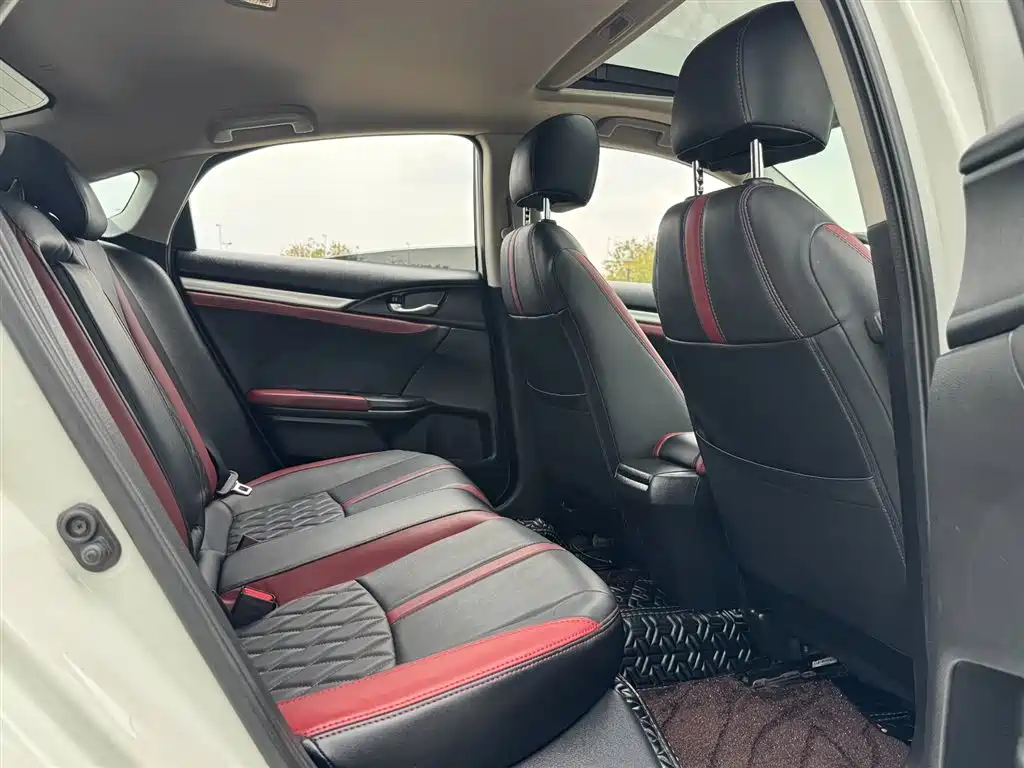 Honda Civic — фото 10