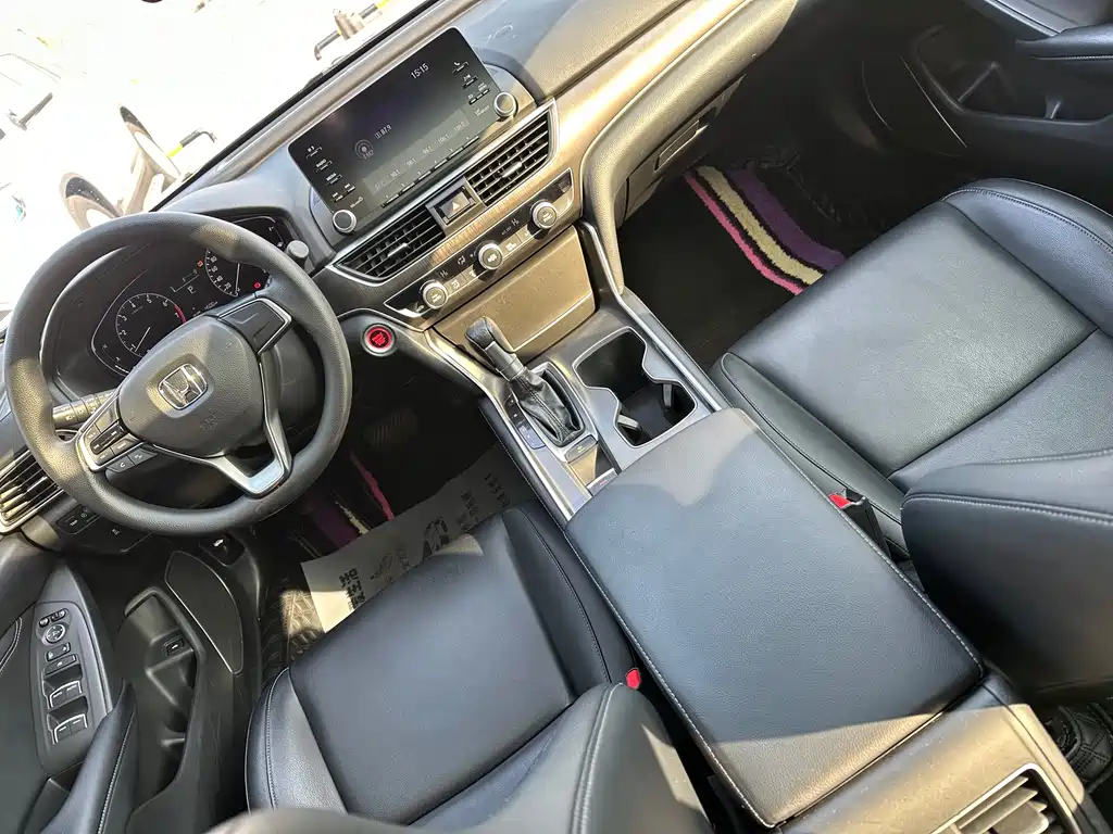 Honda Accord — фото 15