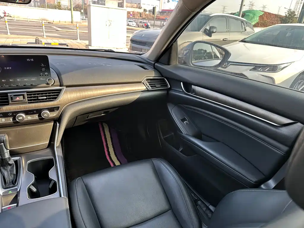 Honda Accord — фото 16