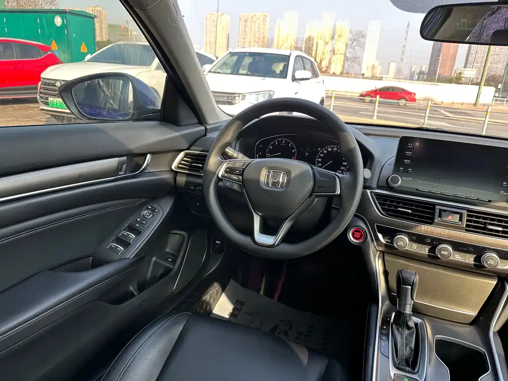 Honda Accord — фото 17