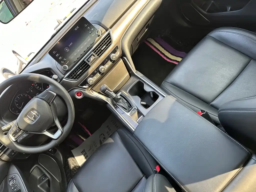 Honda Accord — фото 18