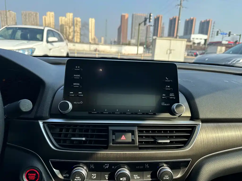 Honda Accord — фото 19