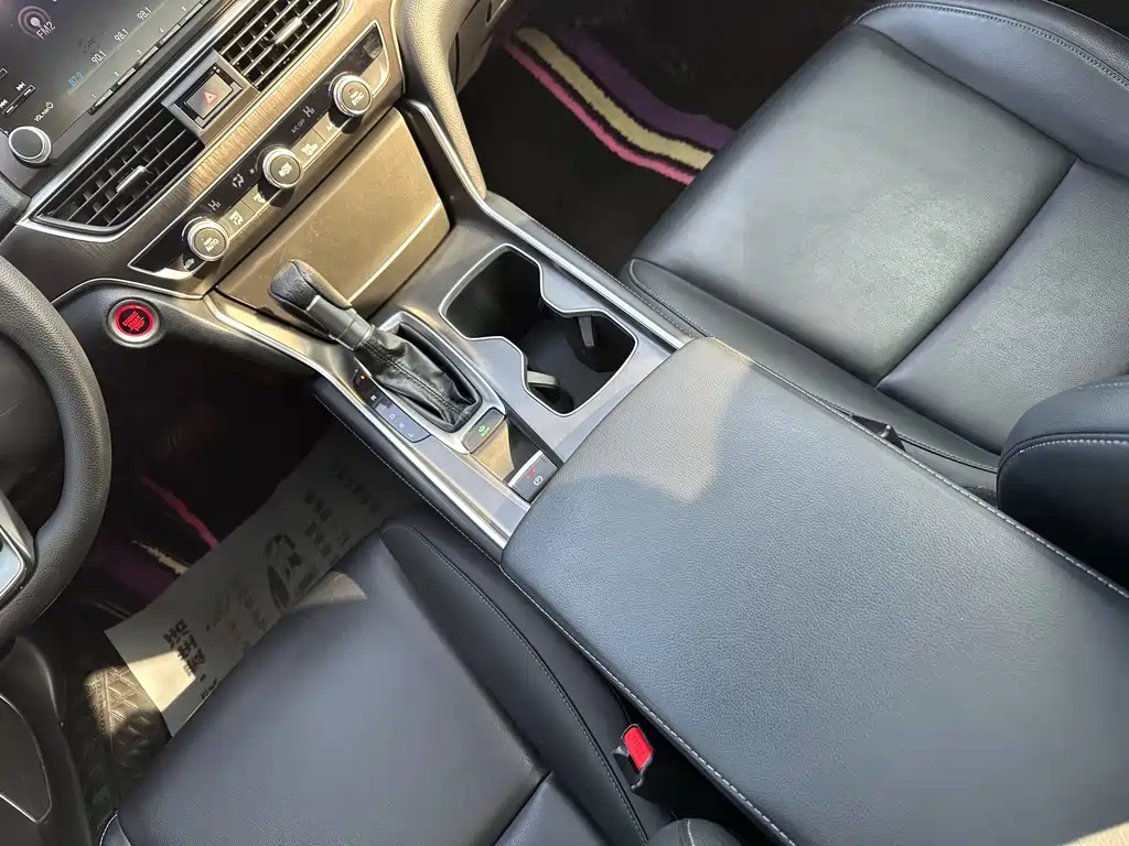 Honda Accord — фото 20