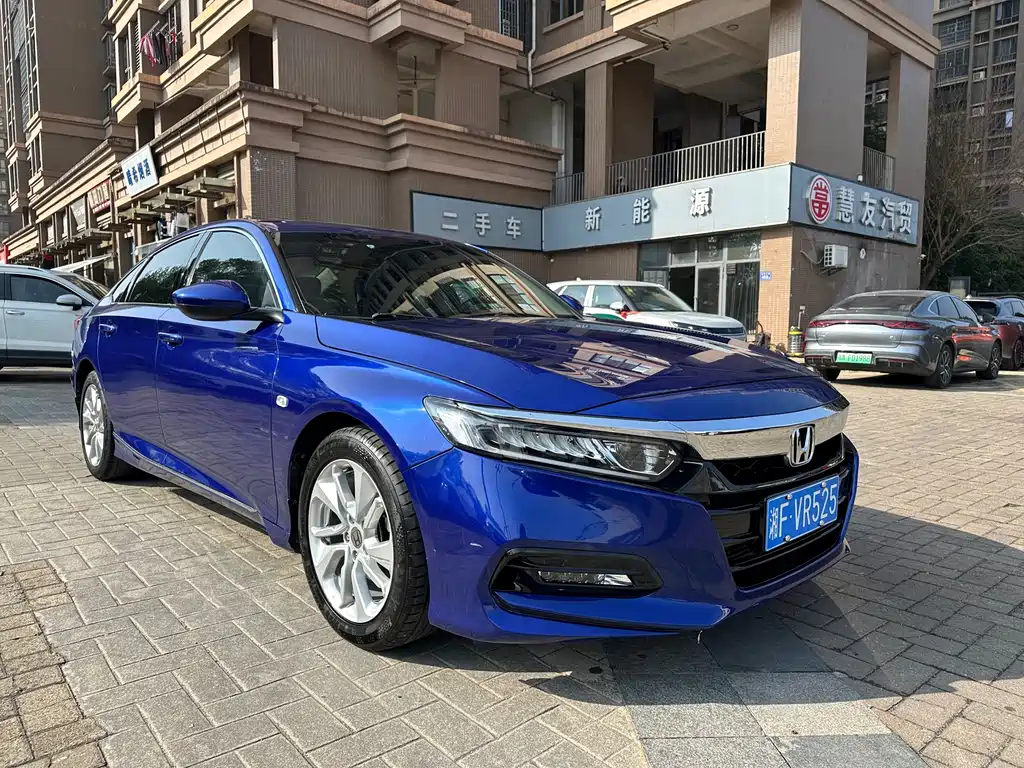 Honda Accord — фото 3