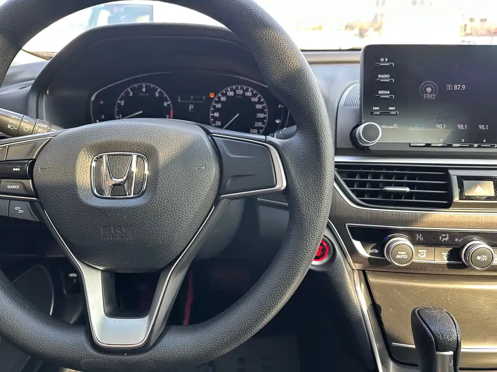 Honda Accord — фото 21