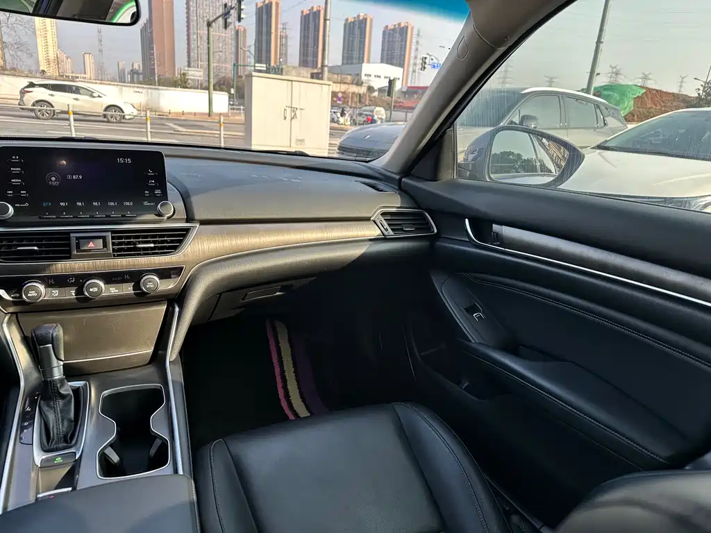 Honda Accord — фото 23