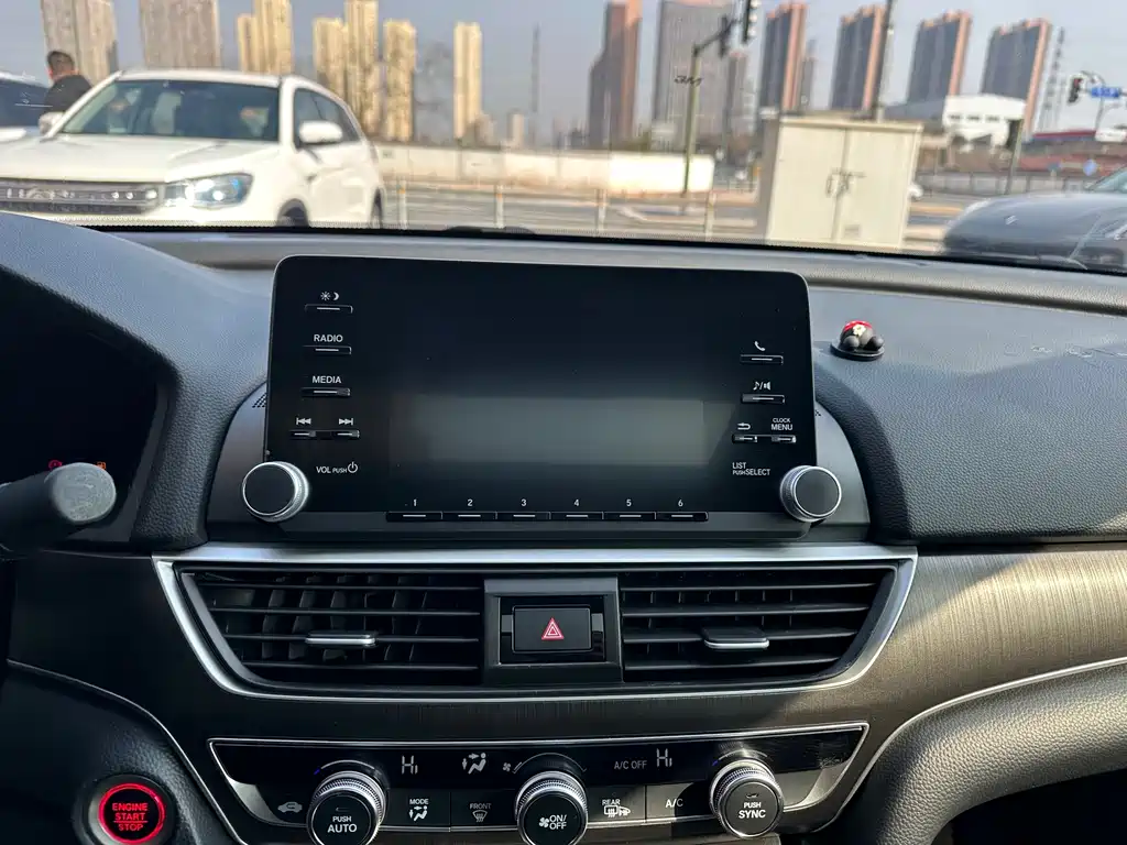 Honda Accord — фото 25