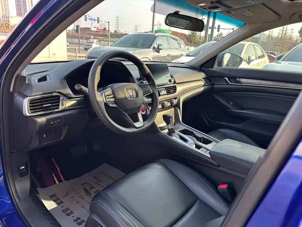 Honda Accord — фото 10