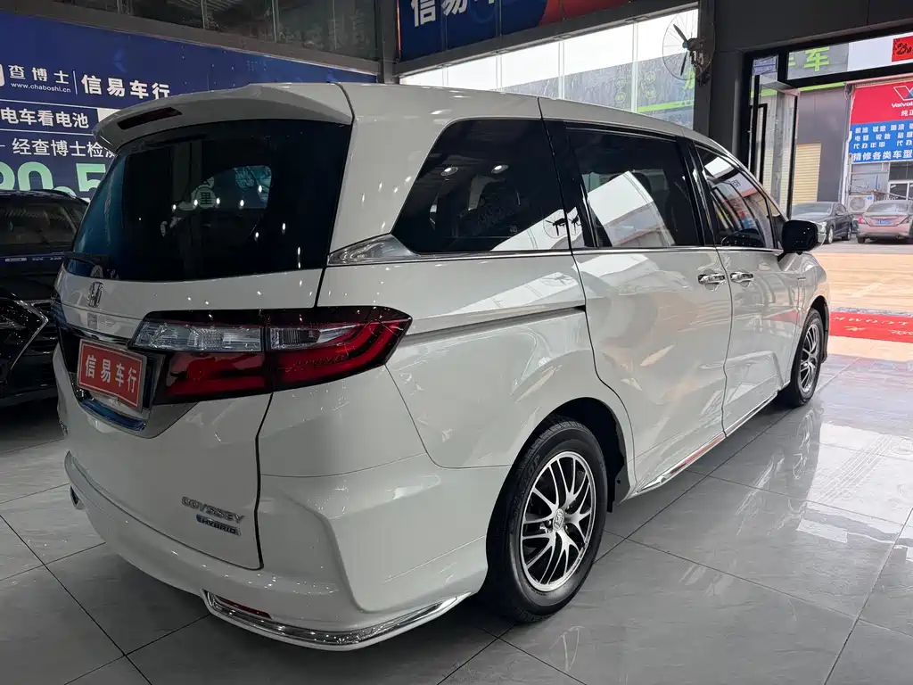 Honda Odyssey — фото 13