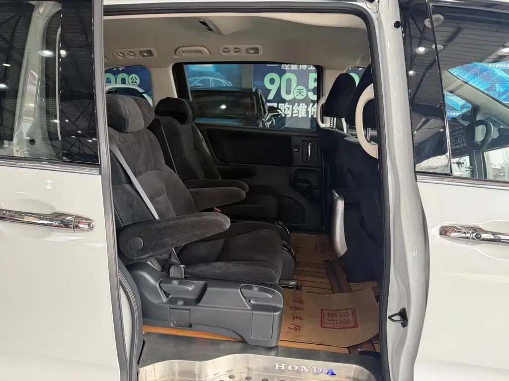 Honda Odyssey — фото 14
