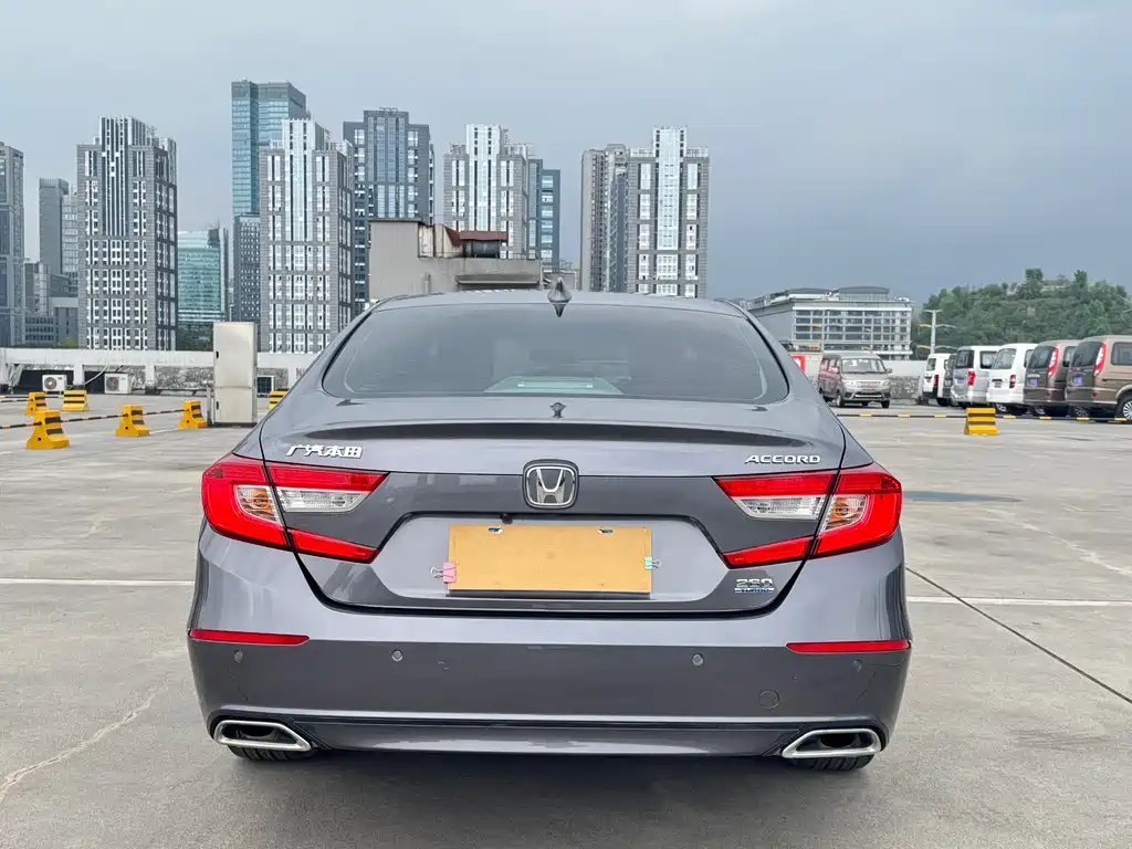 Honda Accord — фото 13