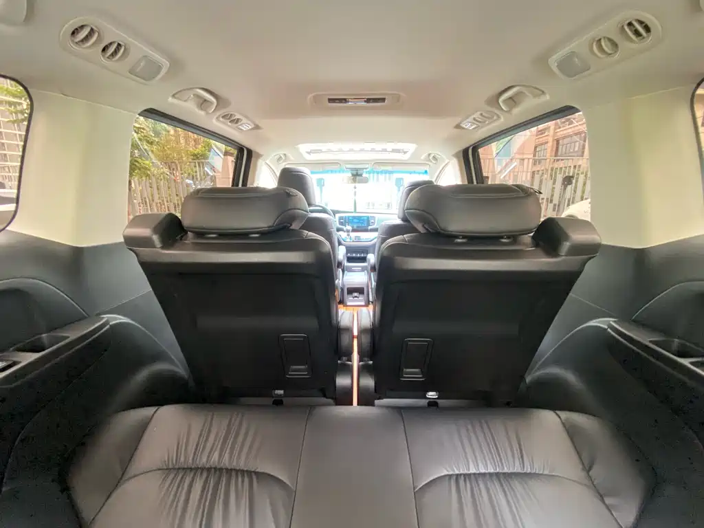 Honda Odyssey — фото 15
