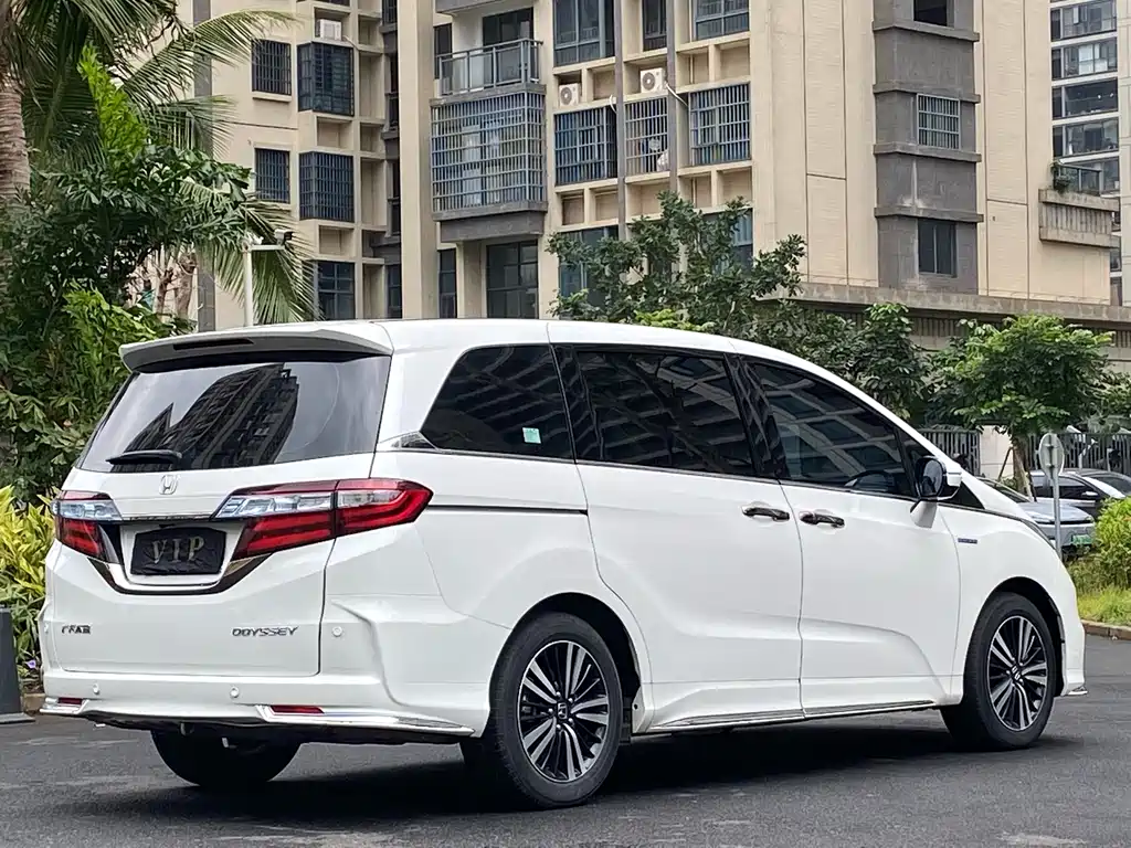 Honda Odyssey — фото 18